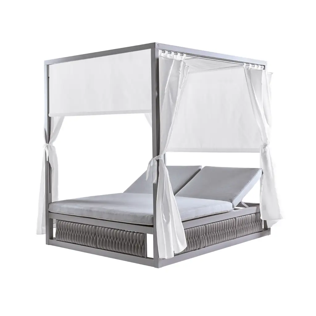 Kalife Daybed with curtains
